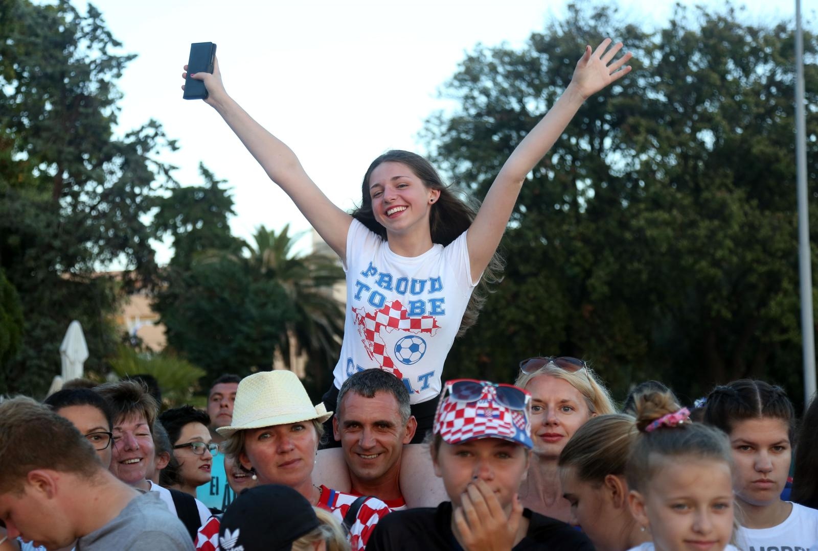 Svečani doček zadarskih Vatrenih: Jedrenjakom Branimir plovili od Gradskog mosta do gata na zadarskoj rivi