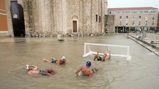 Vaterpolo utakmica na Forumu ispred crkve Sv. Donata, Foto: Filip Brala/PIXSELL