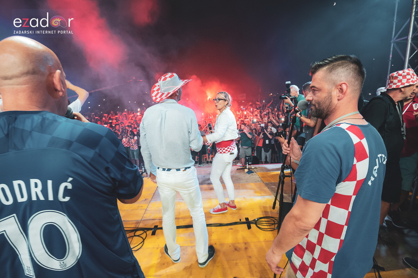 Zadar priredio čudesan doček svojim Vatrenim herojima (1)