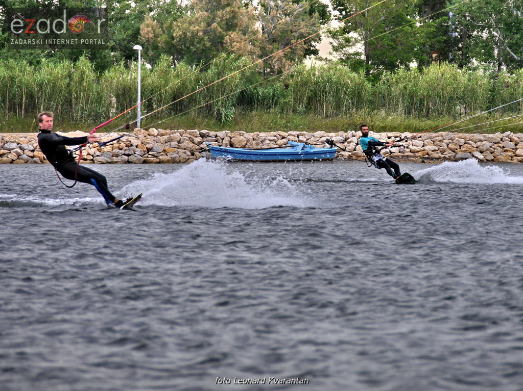 Kiteri guštali u refulima ninske bure Kiteri guštali u refulima ninske bure