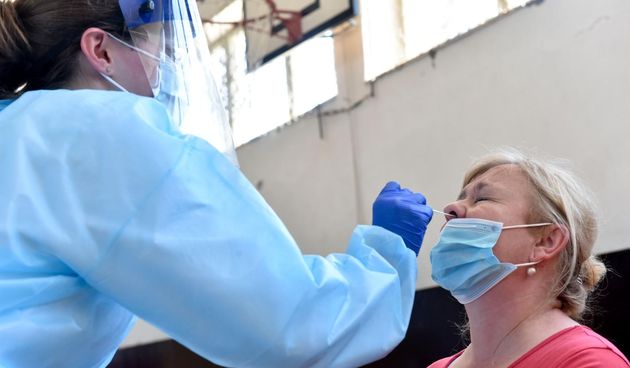 Koronavirus ilustracija, test, antigenski test, testiranje