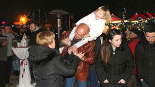 Vir: Božićna fešta uz Dražena Zečića Zeku Vir: Božićna fešta uz Dražena Zečića Zeku