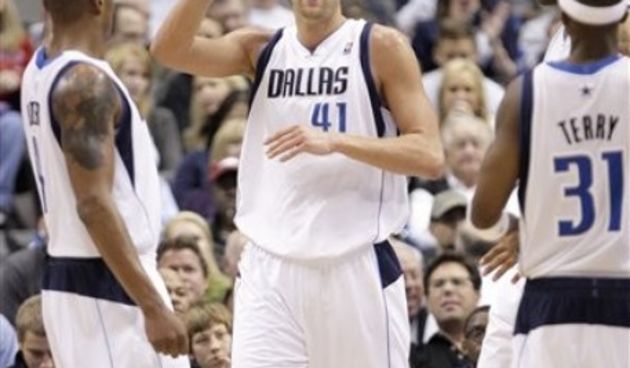 Butler, Nowitzki i Terry, Foto: AP Photo