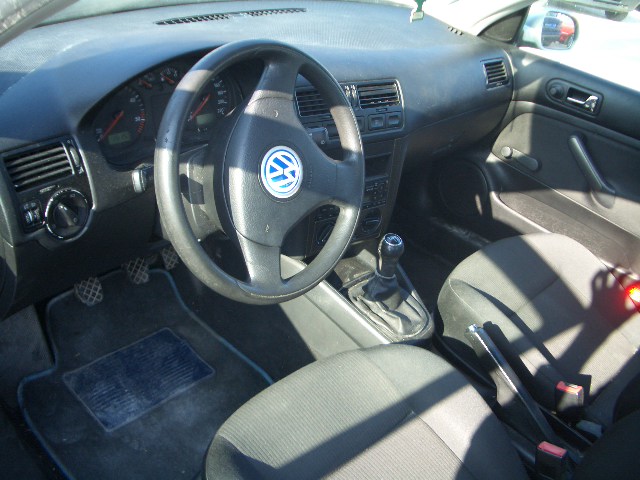 2. VW BORA 1.9 SDI interijer