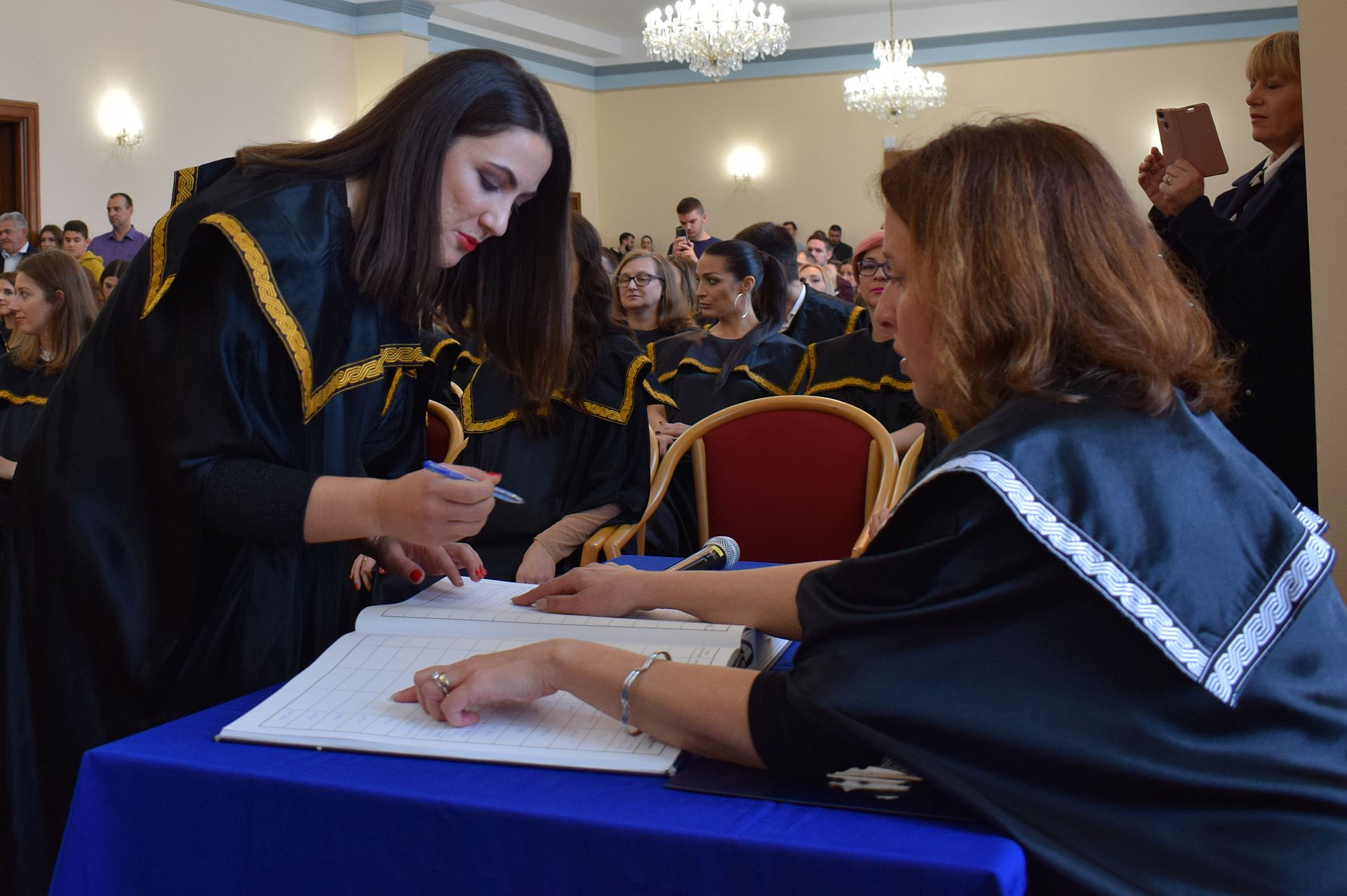 Na Sveučilištu u Zadru promovirano 160 magistrica i magistara Na Sveučilištu u Zadru promovirano 160 magistrica i magistara