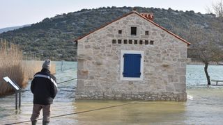 Nezapamćeno visoka razina vodostaja Vranskog jezera Nezapamćeno visoka razina vodostaja Vranskog jezera