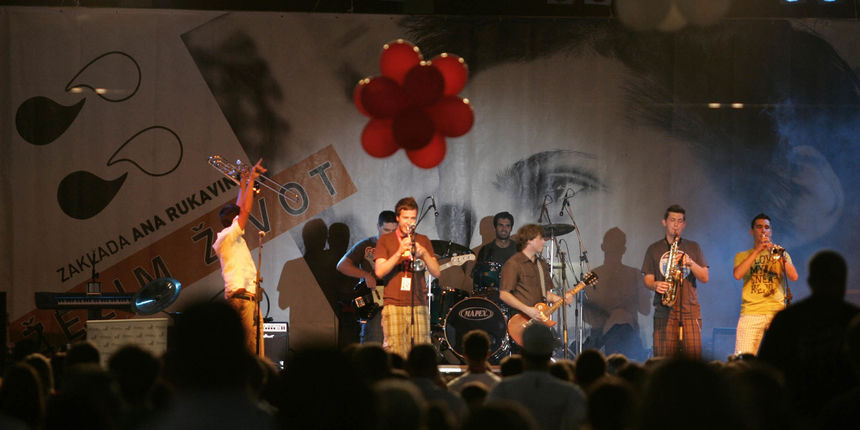 Humanitarni koncert za Zakladu “Ana Rukavina” pod nazivom “Kad se mlade ruke sloze, Split sve moze”. (Foto: Foto: Jakov Prkic / CROPIX ) Humanitarni koncert za Zakladu “Ana Rukavina” pod nazivom “Kad se mlade ruke sloze, Split sve moze”. (Foto: Foto: Jakov Prkic / CROPIX )