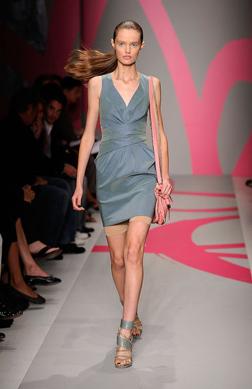DKNY – Proljeće 2010. (foto: www.coutorture.com)