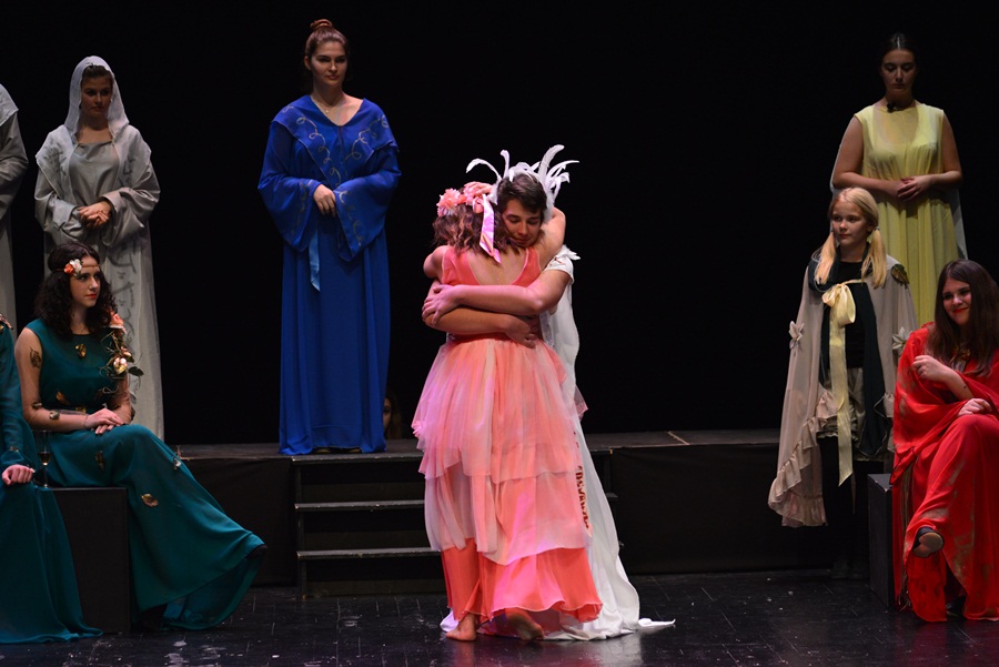 Premijera predstave “U sjeni” udruge “Igrajmo se” Premijera predstave “U sjeni” udruge “Igrajmo se”