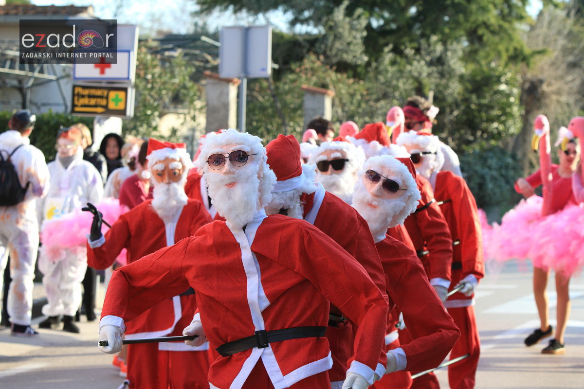 Maškarana povorka Velike Bake u Murteru