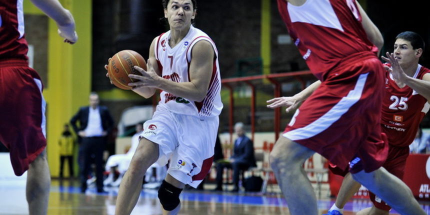 Zagreb, 041210. Dvorana Sutinska vrela. Kosarkaska utakmica NLB lige, Cedevita – Nymburk. Na slici: Robert Troha (Cedevita). Foto: Boris Kovacev / CROPIX Zagreb, 041210. Dvorana Sutinska vrela. Kosarkaska utakmica NLB lige, Cedevita – Nymburk. Na slici: Robert Troha (Cedevita). Foto: Boris Kovacev / CROPIX