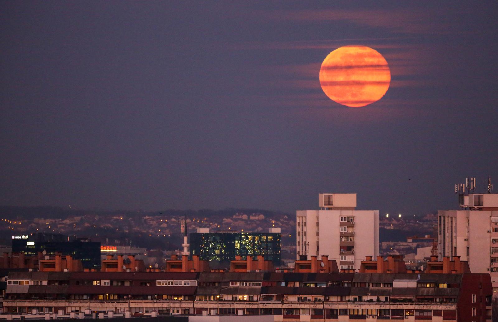 Prvi pun Mjesec u 2022. godini