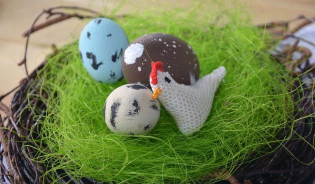 10.04.204.,Sisak – Na Gradskoj trznici Kontroba prigodnu uskrsnju promotivno-prodajnu izlozbu svojih radova imali su korisnici Doma za starije i nemocne osobe Sisak i clanovi Saveza udruga osoba s invaliditetom grada Siska. USKRS Photo: Nikola Cutuk/PIX