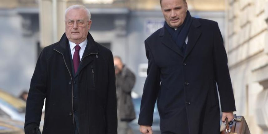 08.01.2014., Zagreb – Josip Perkovic u pratnji odvjetnika Ante Nobila dolazi na Zupanijski sud gdje ce se odlucivati o njeegovom izrucenju Njemackoj. Photo: Marko Lukunic/PIXSELL 08.01.2014., Zagreb – Josip Perkovic u pratnji odvjetnika Ante Nobila dolazi na Zupanijski sud gdje ce se odlucivati o njeegovom izrucenju Njemackoj. Photo: Marko Lukunic/PIXSELL