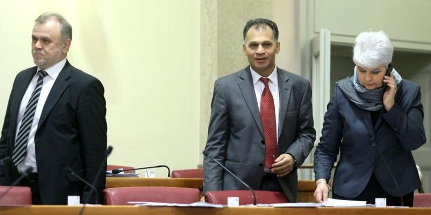 Glasovanjem o raspravljenim tockama dnevnog reda zakljucena je 15. sjednica Hrvatskog sabora. Nedzad Hodzic, Veljko Kajtazi, Jadranka Kosor. Photo: Patrik Macek/PIXSELL Glasovanjem o raspravljenim tockama dnevnog reda zakljucena je 15. sjednica Hrvatskog sabora. Nedzad Hodzic, Veljko Kajtazi, Jadranka Kosor. Photo: Patrik Macek/PIXSELL
