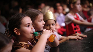 “Plesna čestitka” (foto:Saša Čuka)