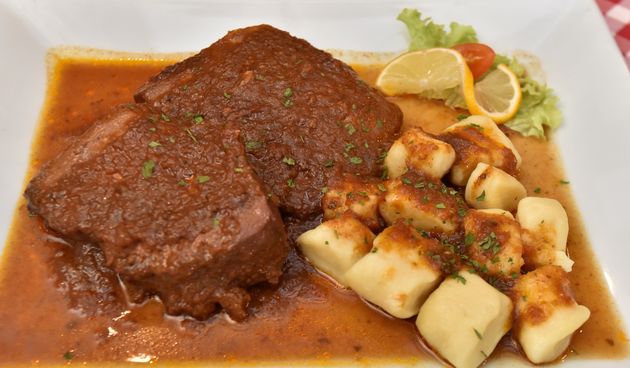 Pašticada, Malo misto, meso, ručak, večera