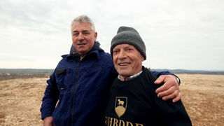 Skabrnja, 230313.
Na Razovljevoj glavici u Skabrnji, uz put koji ce prolaziti uokolo buducega Memorijalnog centra, jutros je izgradjen kriz u suhozidu. U gradnji kriza dimenzija 24 puta 15 metara, visine 80 centimetara te sirine jednog metra sudjelovalo j Skabrnja, 230313.
Na Razovljevoj glavici u Skabrnji, uz put koji ce prolaziti uokolo buducega Memorijalnog centra, jutros je izgradjen kriz u suhozidu. U gradnji kriza dimenzija 24 puta 15 metara, visine 80 centimetara te sirine jednog metra sudjelovalo j