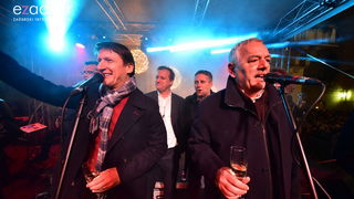 Tisuće Zadrana uživalo na krcatom Narodnom trgu i Tgu Petra Zoranića uz Tomislava Bralića i klapu Intrade Tisuće Zadrana uživalo na krcatom Narodnom trgu i Tgu Petra Zoranića uz Tomislava Bralića i klapu Intrade