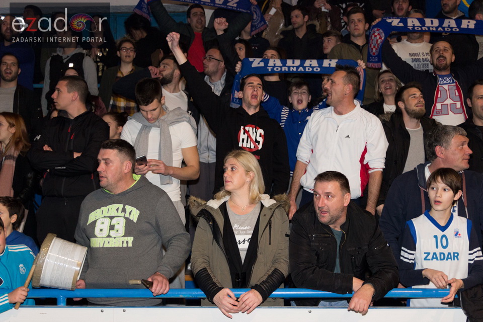 Humanitarno gledanje utakmice Zadar-Cibona u Jazinama Humanitarno gledanje utakmice Zadar-Cibona u Jazinama