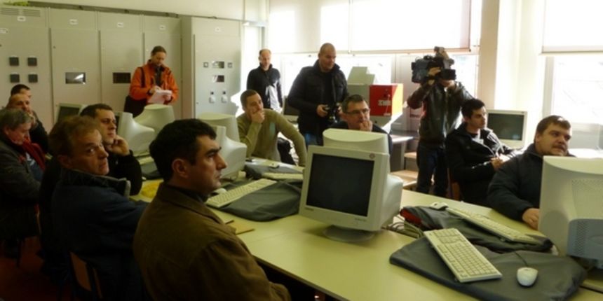 Solarni centar, solarni monteri, foto:undp.hr