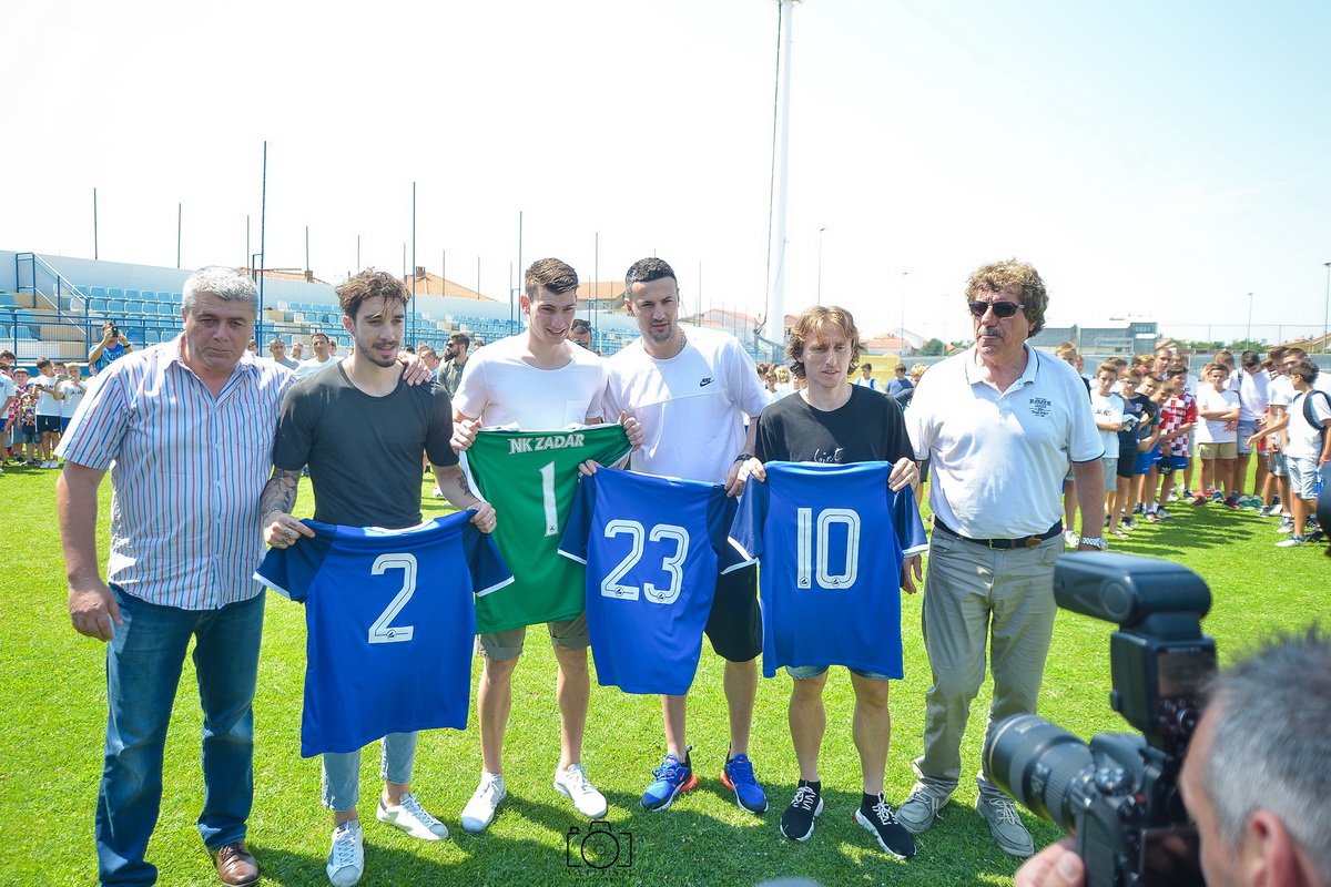Zadarska vatrena četvorka na Stanovima se družila s mladim zadarskim nogometašima