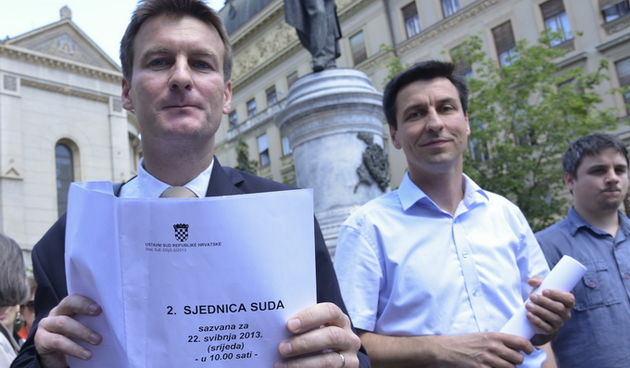 Zagreb, 220313.
Cvjetni trg.
Udruga Grozd sazvala je danas konferenciju za medije nakon sto je Ustavni sud odbacio zdravstveni odgoj u skolama. 
Na fotografiji: Kresimir Planinic i Ladislav Ilicic.
Foto: Admir Buljubasic / CROPIX