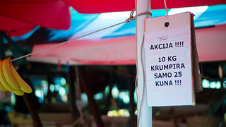 Đir po pijaci, 30. siječnja 2012. (foto:Saša Čuka)