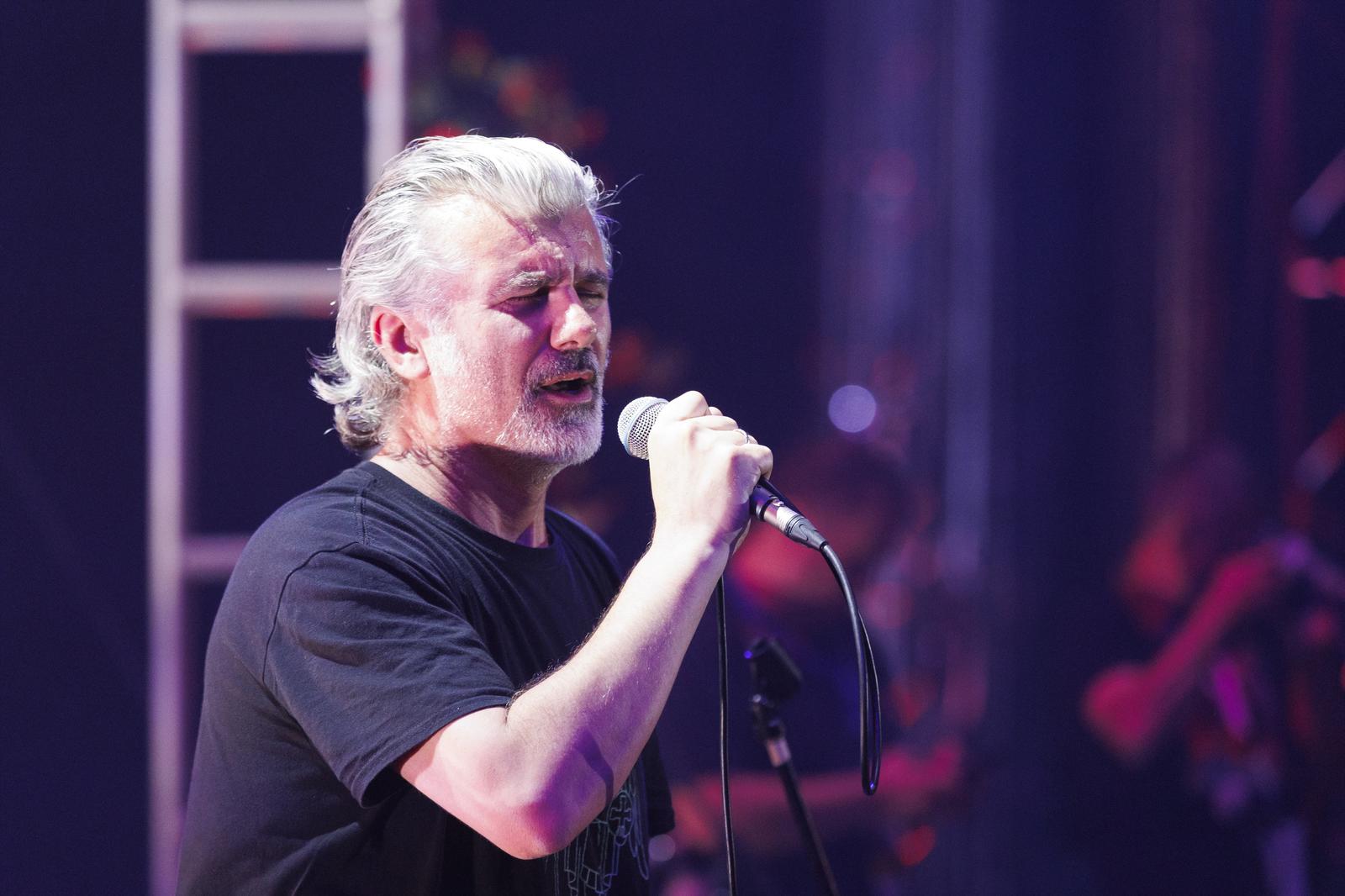 Mišo Kovač i prijatelji na Starom placu u Splitu Mišo Kovač i prijatelji na Starom placu u Splitu