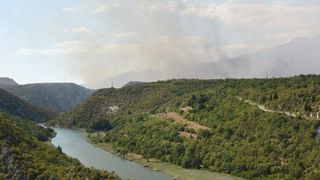 Jaka bura otežava gašenje požara kod Obrovca