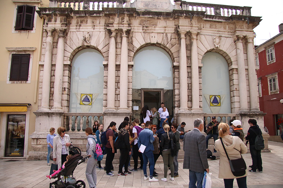 Image 432685 (auto) Image 432685 (auto)