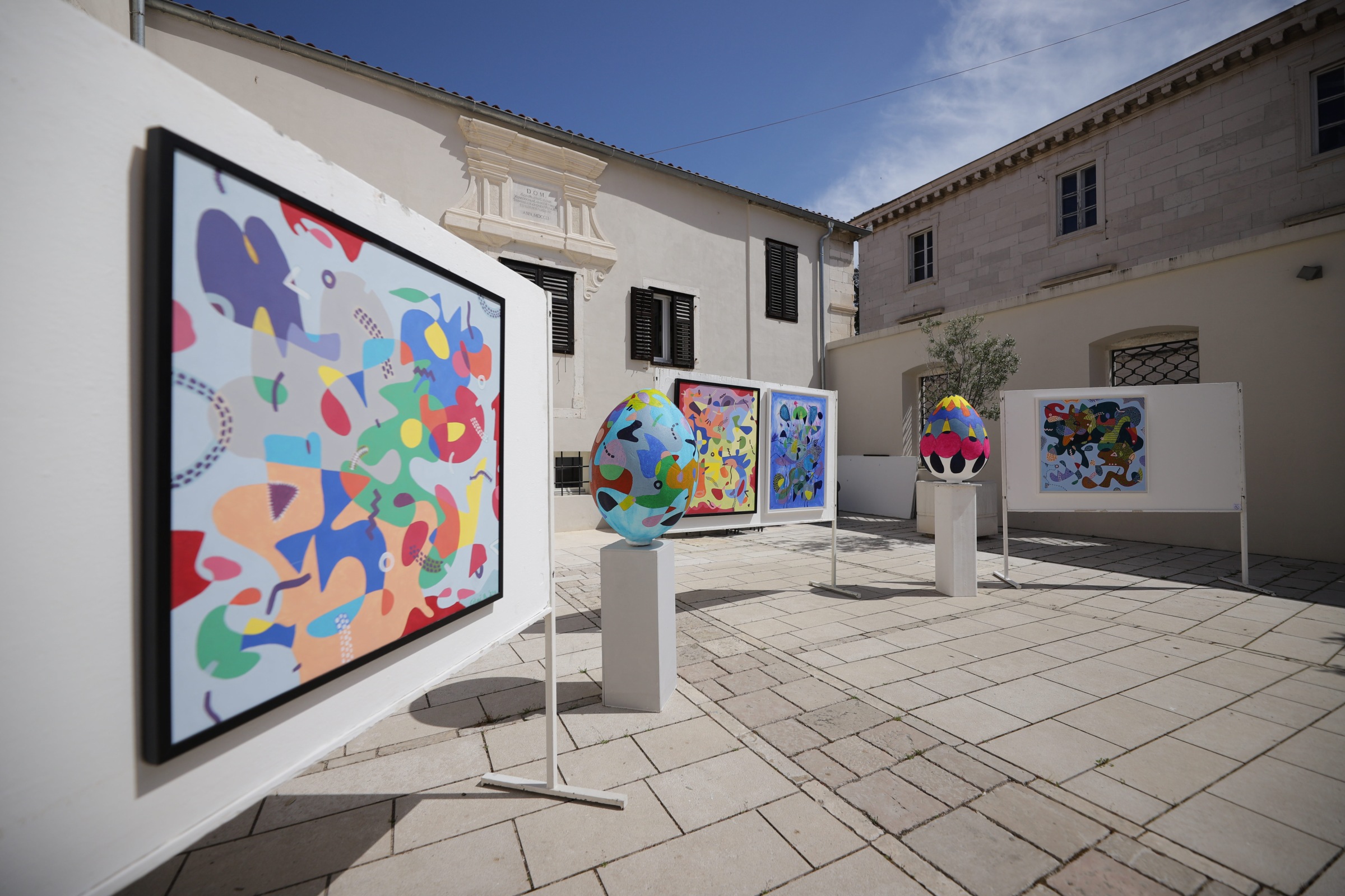 Uskrsna izložba u atriju palače Cedulin Uskrsna izložba u atriju palače Cedulin