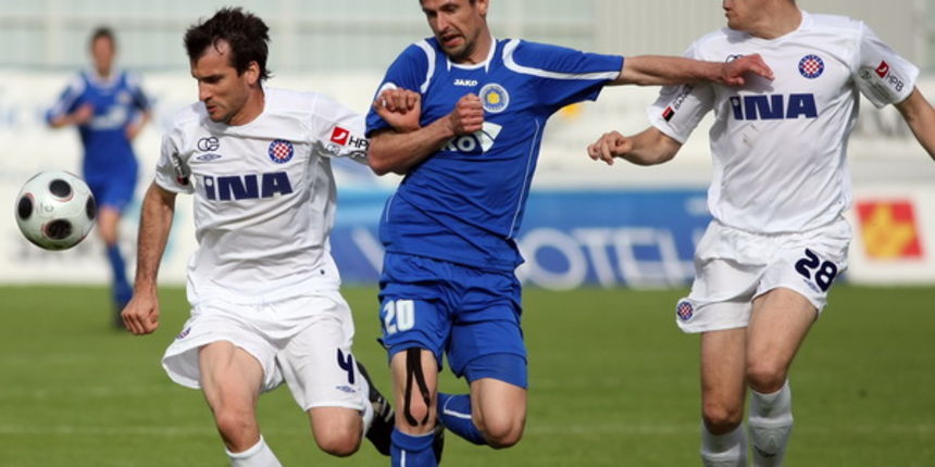 Zadar, 260409.
Stadion Stanovi.
Nogometna utakmica 28. kola T-com 1. HNL, NK Zadar – NK Hajduk.
Na fotografiji: Anthony Seric (Hajduk) , Zelimir Terkes (Zadar) i Boris Pandja (Hajduk).
Foto: Vladimir Ivanov / CROPIX Zadar, 260409.
Stadion Stanovi.
Nogometna utakmica 28. kola T-com 1. HNL, NK Zadar – NK Hajduk.
Na fotografiji: Anthony Seric (Hajduk) , Zelimir Terkes (Zadar) i Boris Pandja (Hajduk).
Foto: Vladimir Ivanov / CROPIX