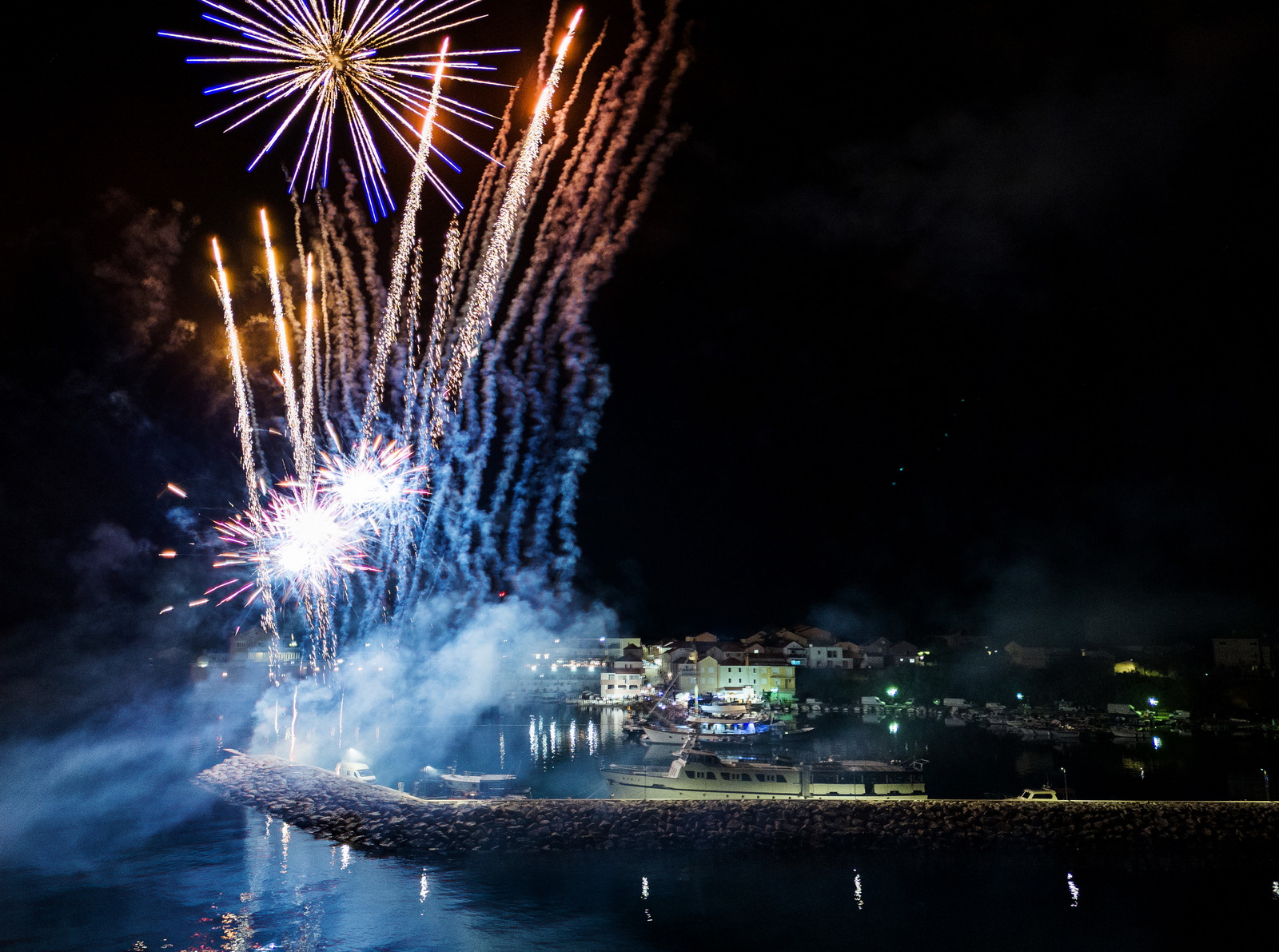 Noć privlačkih ribara i sabunjara 2024 @ luka Stari porat Noć privlačkih ribara i sabunjara 2024 @ luka Stari porat