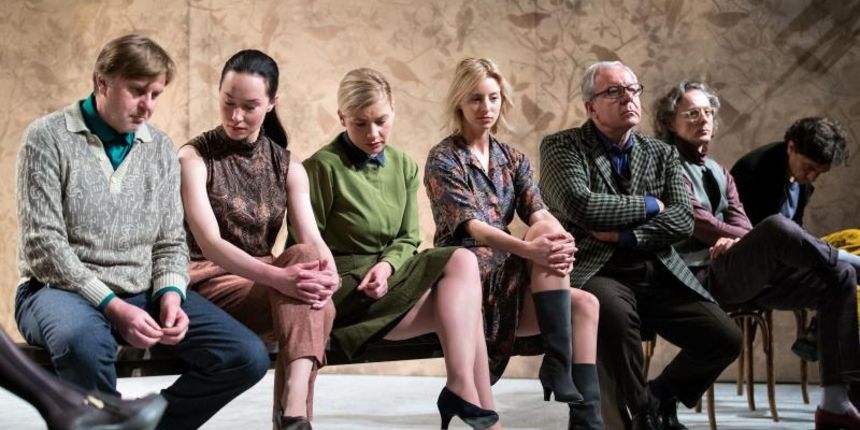 U Kineskom paviljonu Zagrebackog velesajma odrzana je konferencija za medije uz izvedbu dijela predstave Matije Ferlina Mi smo kraljevi a ne ljudi. Ivan Joncic, Iva Mihalic, Ana Begic Tahiri, Jadranka Djokic, Dusko Gojic, Livio Badurina, Mauricio Ferlin. U Kineskom paviljonu Zagrebackog velesajma odrzana je konferencija za medije uz izvedbu dijela predstave Matije Ferlina Mi smo kraljevi a ne ljudi. Ivan Joncic, Iva Mihalic, Ana Begic Tahiri, Jadranka Djokic, Dusko Gojic, Livio Badurina, Mauricio Ferlin.