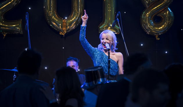 U Dubrovačkim vrtovima sunca zabava do jutra uz Danijelu Martinović i Zaratino bend