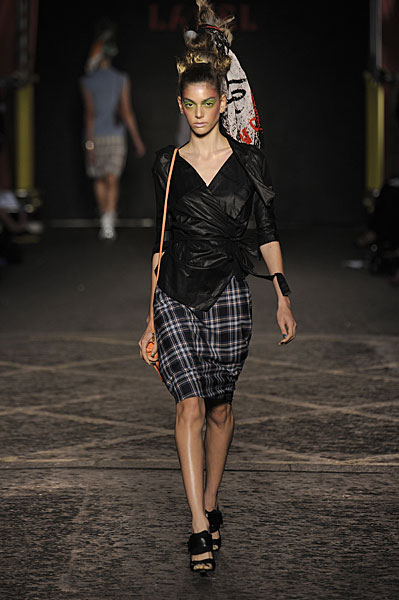 Viviene Westvood kolekcija proljeće/ljeto 2012.