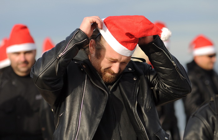 Zadar, 131211
Udruga motorista “Bestije” za Svetu Lucu daruje vrtic Latica, za djecu s teskocama u razvoju. Prije odlaska u vrtic, motoristi su se provozali po gradu noseci kapice  djeda Mraza.
Foto: Luka Gerlanc / CROPIX