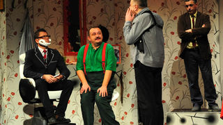 Zadar, 4.12.2012. snimio: Nenad Marčev
Zagrebačko gradsko kazalište Komedija
Paul Pörtner
Čisto ludilo
redateljica: Nina Kleflin
igraju: Vid Balog, Nina Kaić Madić,
Igor Mešin, Damir Lončar, Saša Buneta,
Jasna Palić Picukarić
Velika dv Zadar, 4.12.2012. snimio: Nenad Marčev
Zagrebačko gradsko kazalište Komedija
Paul Pörtner
Čisto ludilo
redateljica: Nina Kleflin
igraju: Vid Balog, Nina Kaić Madić,
Igor Mešin, Damir Lončar, Saša Buneta,
Jasna Palić Picukarić
Velika dv