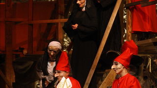 Zadar, 181010.
Kazalista lutaka Zadar u crkvi Sv. Dominika, veceras je premijerno izvelo predstava Michelangelo Buonarroti nastala prema drami Miroslava Krleze. Reziju i prilagodbu teksta potpisuje Drazen Ferencina, Michelangela igra Zlatko Kosta, a lik p Zadar, 181010.
Kazalista lutaka Zadar u crkvi Sv. Dominika, veceras je premijerno izvelo predstava Michelangelo Buonarroti nastala prema drami Miroslava Krleze. Reziju i prilagodbu teksta potpisuje Drazen Ferencina, Michelangela igra Zlatko Kosta, a lik p