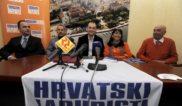 Sibenik ,240113.
Hrvtaski Laburisti predstavili su Slavena Jakelica svog kandidata za gradonacelnik na predstojecim lokalnim izborima.
Foto: Niksa Stipanicev / CROPIX