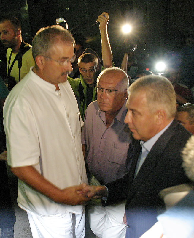 Unesreceni vatrogasci – Politicari dosli u posjet Unesreceni vatrogasci – Politicari dosli u posjet