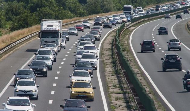 Kolona vozila na zagrebackoj obilaznici u smjeru prema moru proteze se od cvora Buzin do cvora Lucko. Photo: Davor Puklavec/PIXSELL