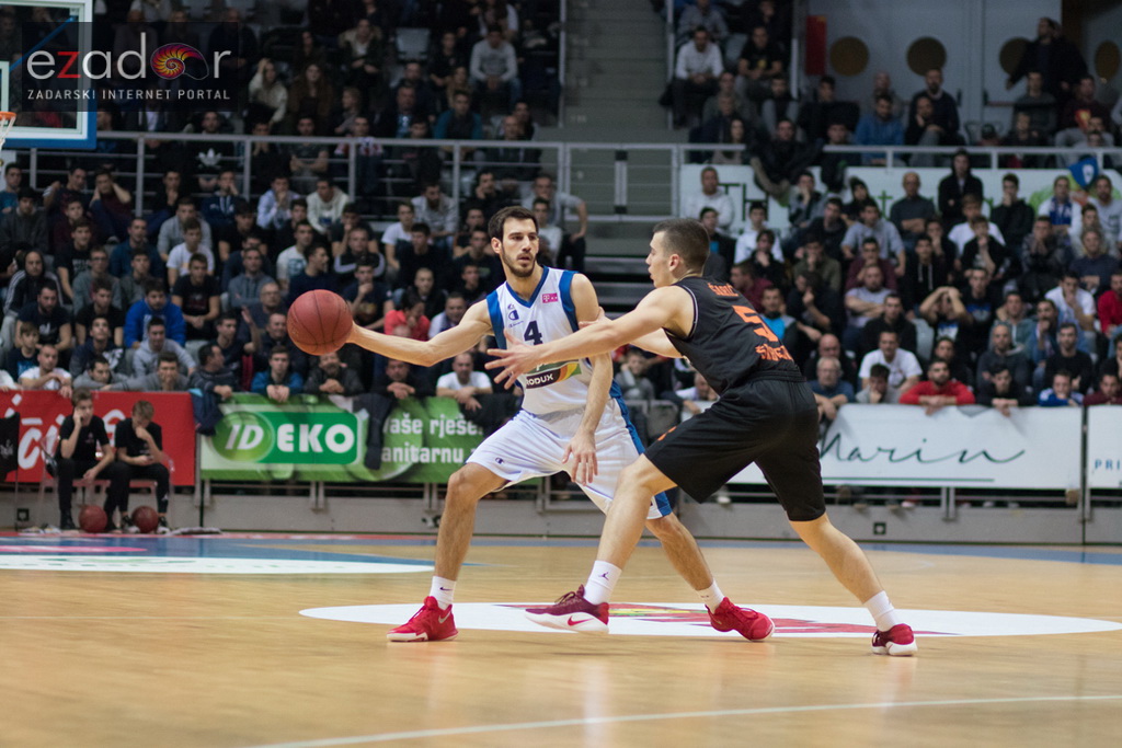 HT Premijer liga: 9. kolo: KK Zadar – GKK Šibenik 81-72. Lovre Bašić