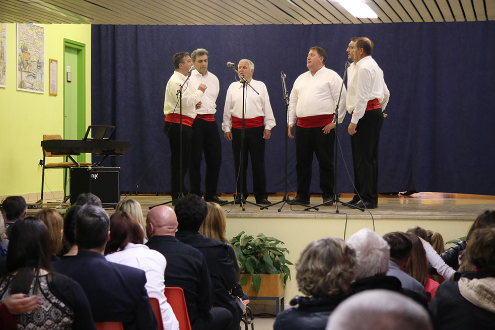 OŠ Stanovi- humanitarni klapski koncert