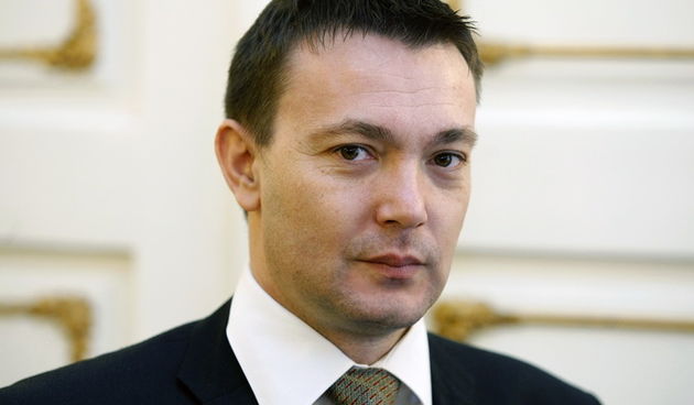 Zagreb, 201212.
Markov trg, Banski dvori.
U Banskim dvorima odrzana je redovita sjednica Vlade Republike Hrvatske na kojoj se raspravljalo o prijedlogu programa za preuzimanje i provedbu pravne stecevine EU za 2013.
Na fotografiji: Arsen Bauk.
Foto: Goran