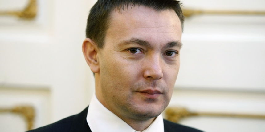 Zagreb, 201212.
Markov trg, Banski dvori.
U Banskim dvorima odrzana je redovita sjednica Vlade Republike Hrvatske na kojoj se raspravljalo o prijedlogu programa za preuzimanje i provedbu pravne stecevine EU za 2013.
Na fotografiji: Arsen Bauk.
Foto: Goran