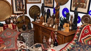 Brođanin Stanislav Hudi živi u kući koju je uredio u egipatskom stilu Brođanin Stanislav Hudi živi u kući koju je uredio u egipatskom stilu