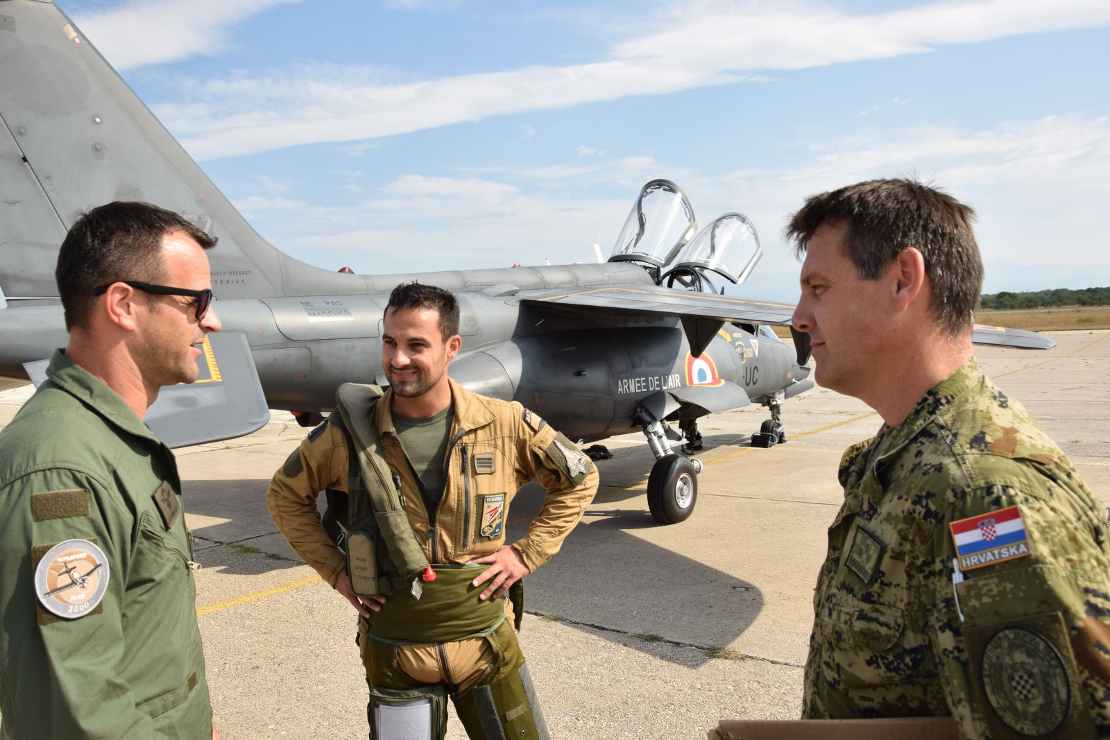 Francuski vojni avioni u vojarni “Pukovnik Mirko Vukušić”u Zemuniku Francuski vojni avioni u vojarni “Pukovnik Mirko Vukušić”u Zemuniku