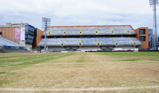 Zagreb, 180311. Travnjak Maksimirskog stadiona u vrlo je losem stanju uoci sutrasnjeg derbija Dinama sa Hajdukom. Foto: Damir Krajac / CROPIX